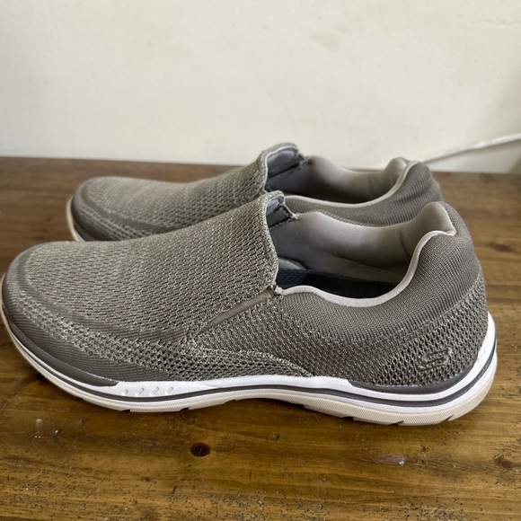 Skechers Men's Relaxed Fit Expected Gomel Casual Slip-on Sneaker  size 9 - Picture 1 of 6